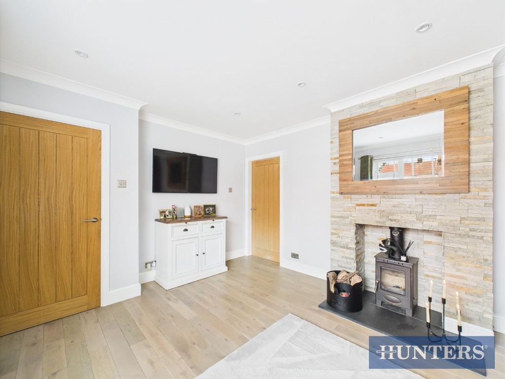 Property photo 3 of 16 Cam01450G0-Pr0232-Still009.Jpg