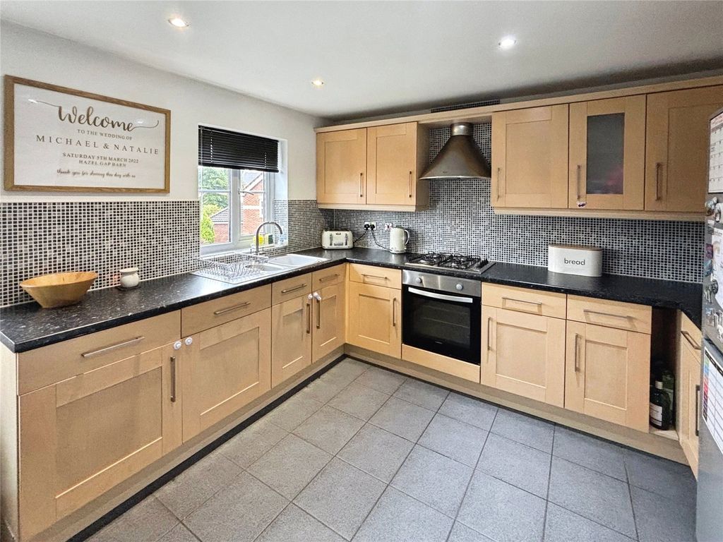 Property photo 2 of 22 Kitchen Area