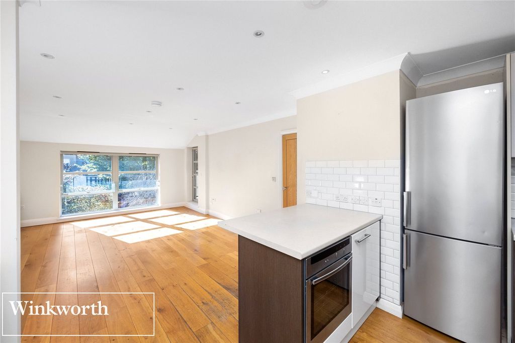 Property photo 3 of 17 Picture No. 10