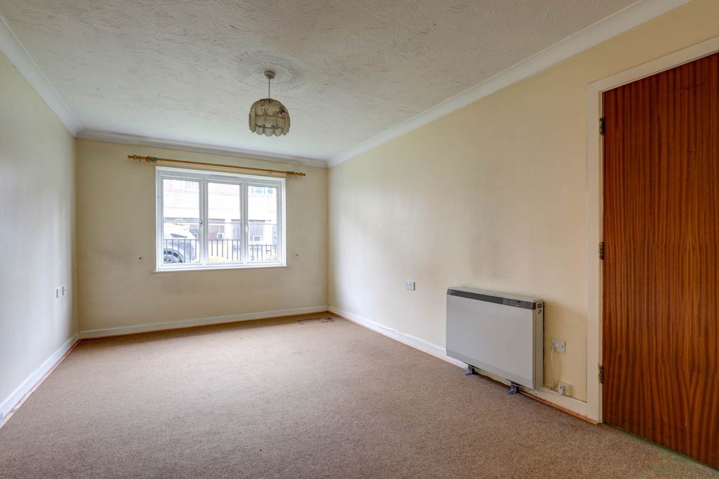 Property photo 1 of 6