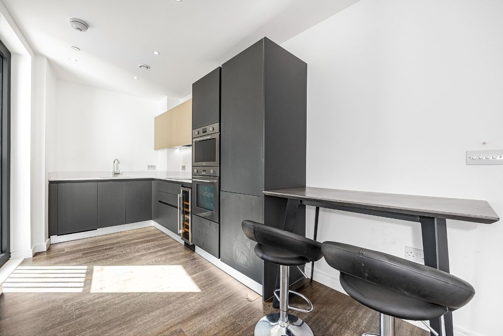 Property photo 3 of 15 5529402