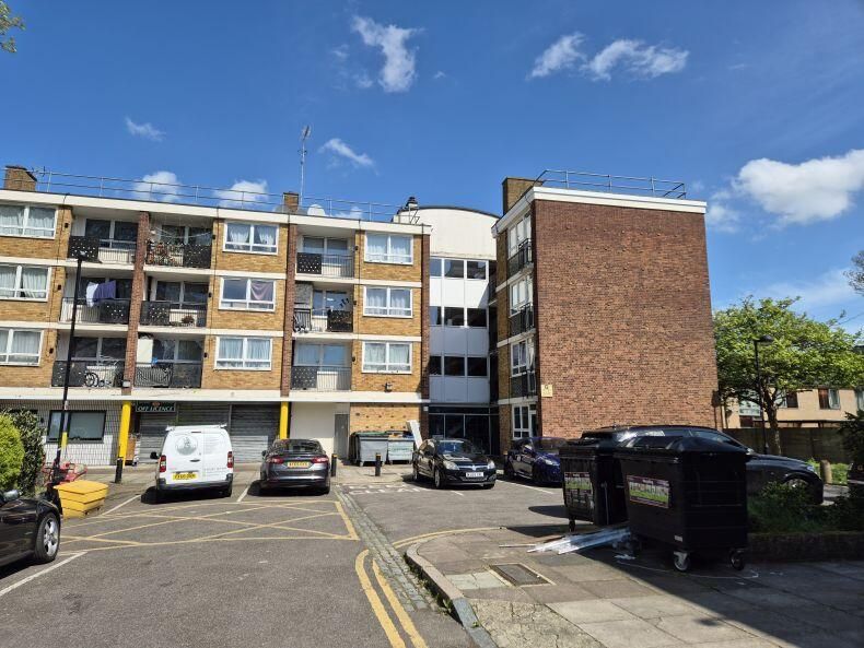 Property photo 2 of 5 Front (Exterior)