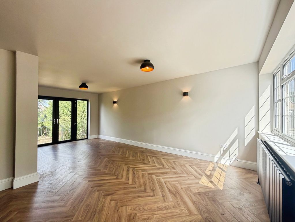 Property photo 3 of 21 Pbox-Img.Jpg
