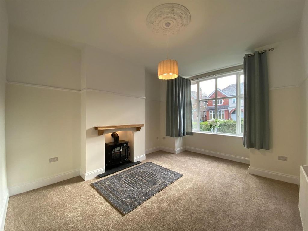 Property photo 2 of 30