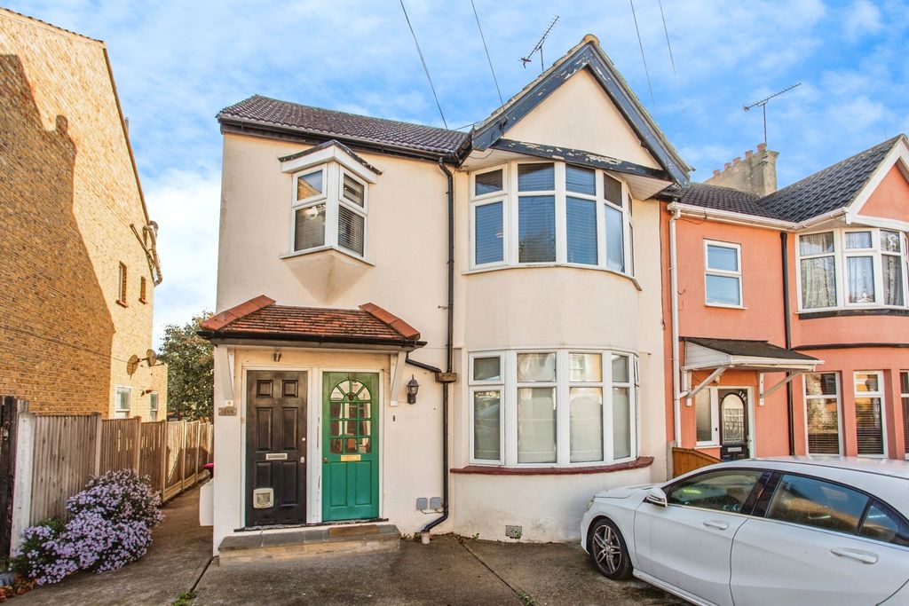 Property photo 1 of 16 Exterior