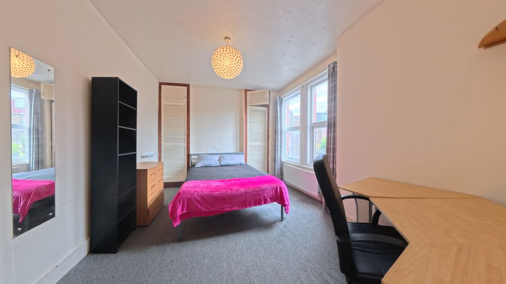 Property photo 3 of 9 Bed 5