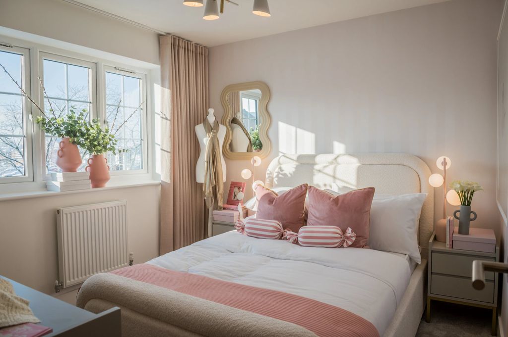 Property photo 3 of 7 Bedroom