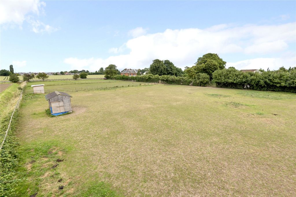 Property photo 2 of 27 Picture No. 24