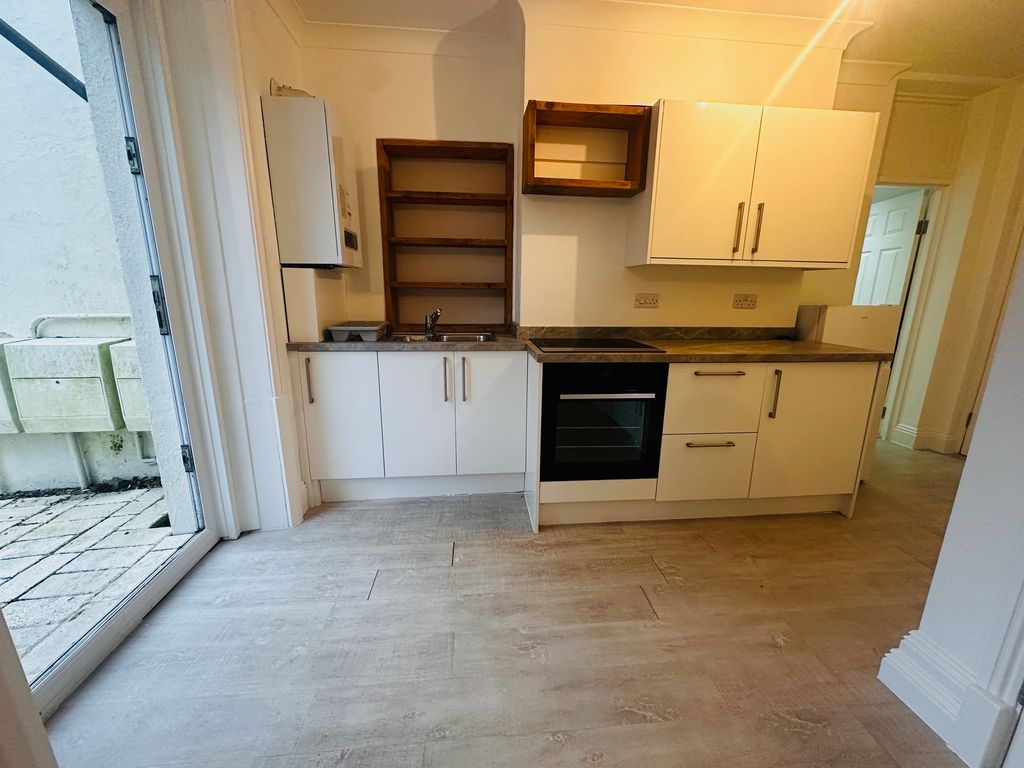 Property photo 2 of 15 Image