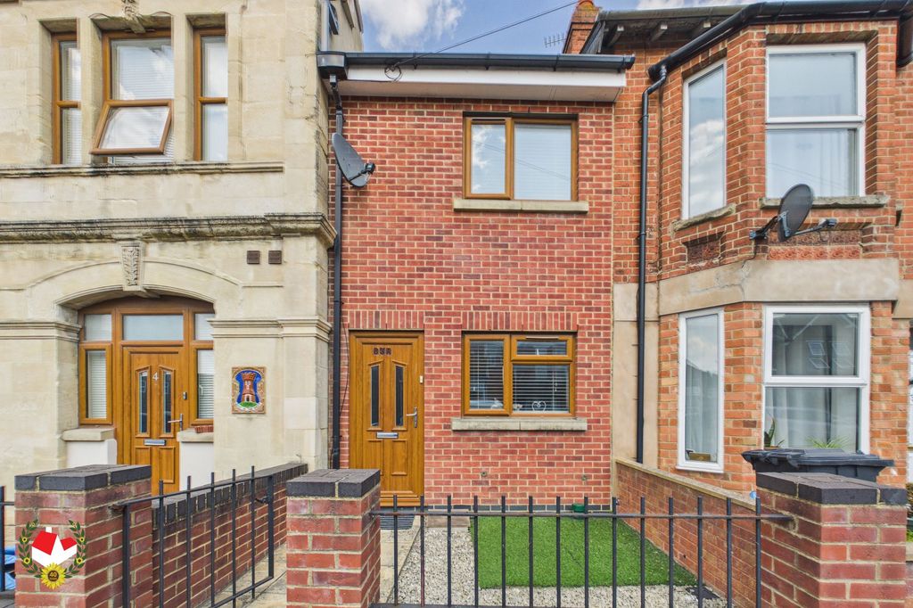 Property photo 1 of 12