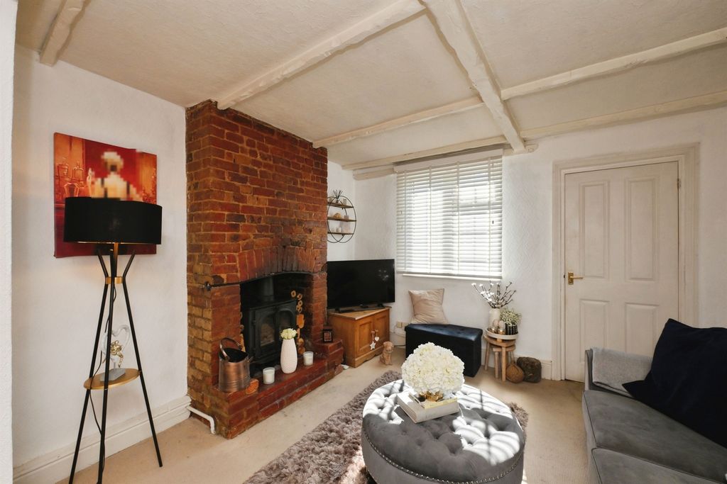 Property photo 2 of 27