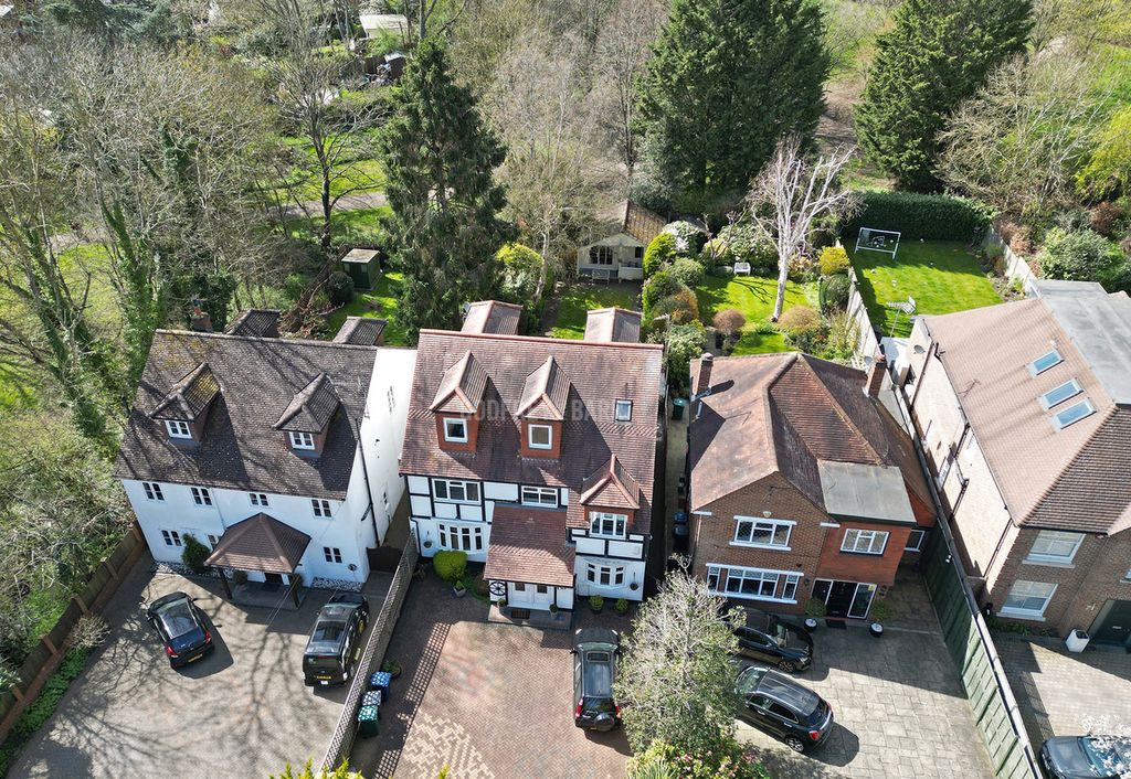 Property photo 1 of 25