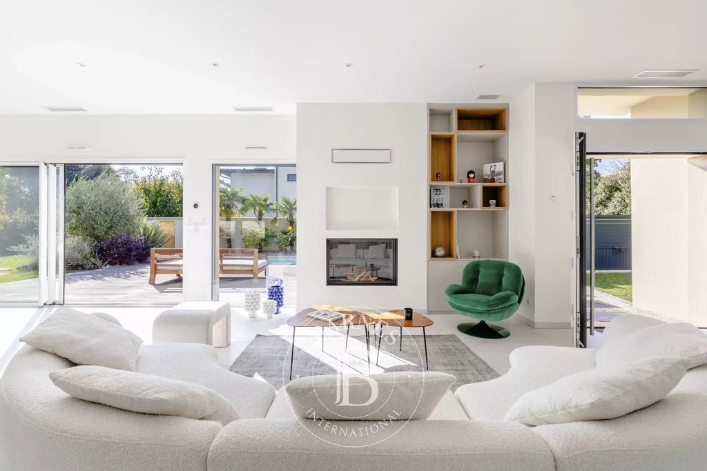 Property photo 3 of 23