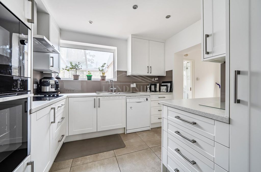 Property photo 3 of 20 0Edf7895-8c7E-40ba-99A5-d0Eb41c0A036.Jpg