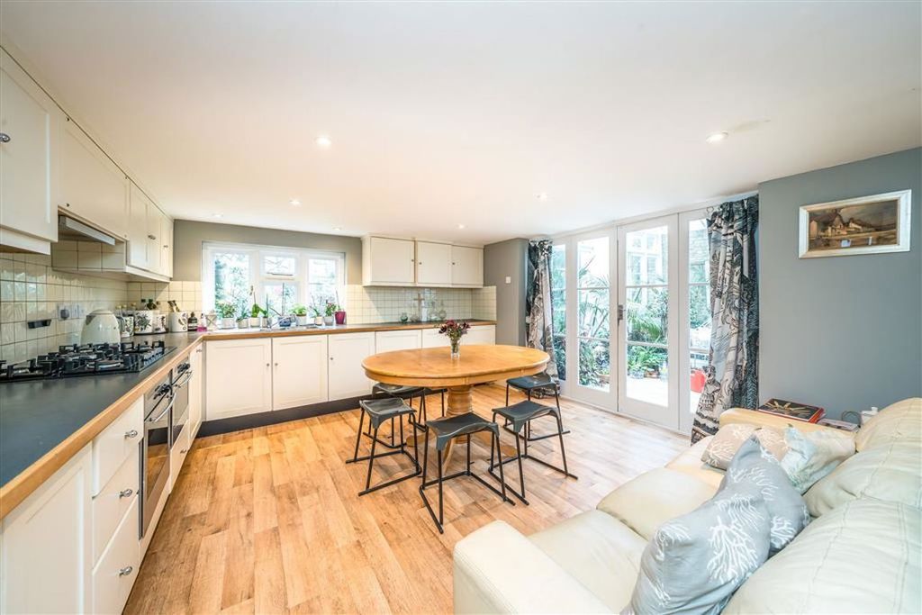 Property photo 3 of 23