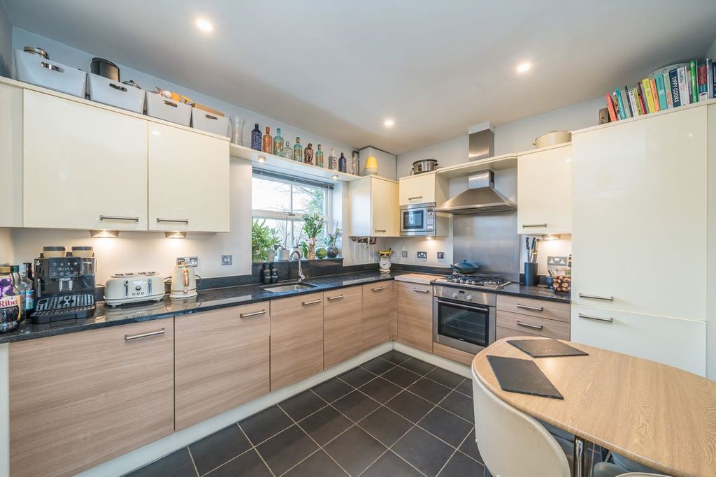 Property photo 3 of 5