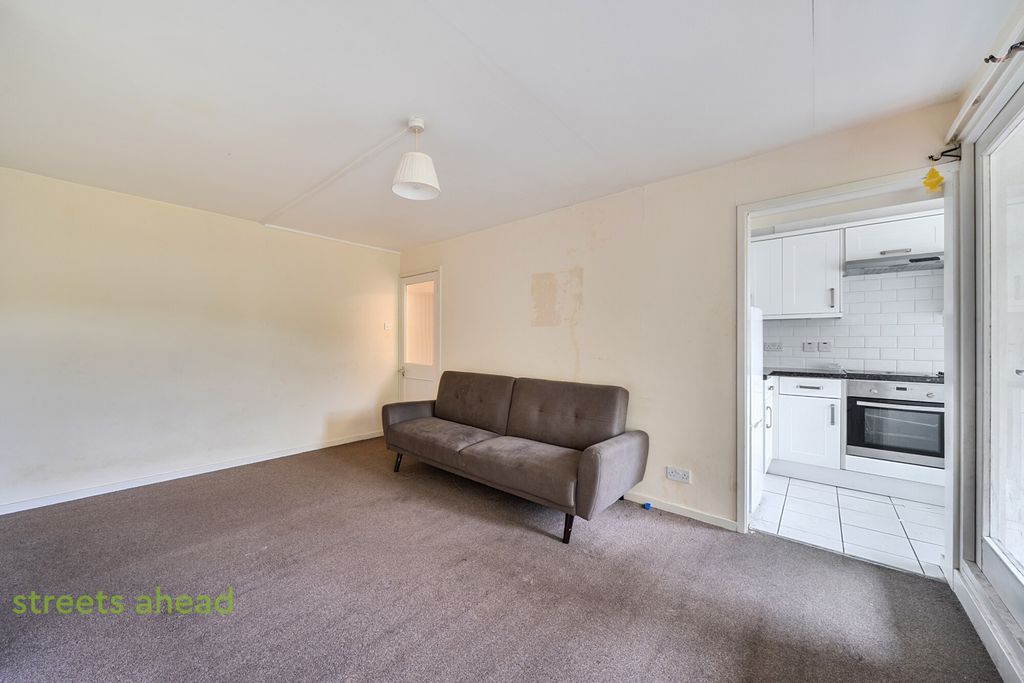 Property photo 3 of 18 08Fbcdf5-51Db-4Fe...
