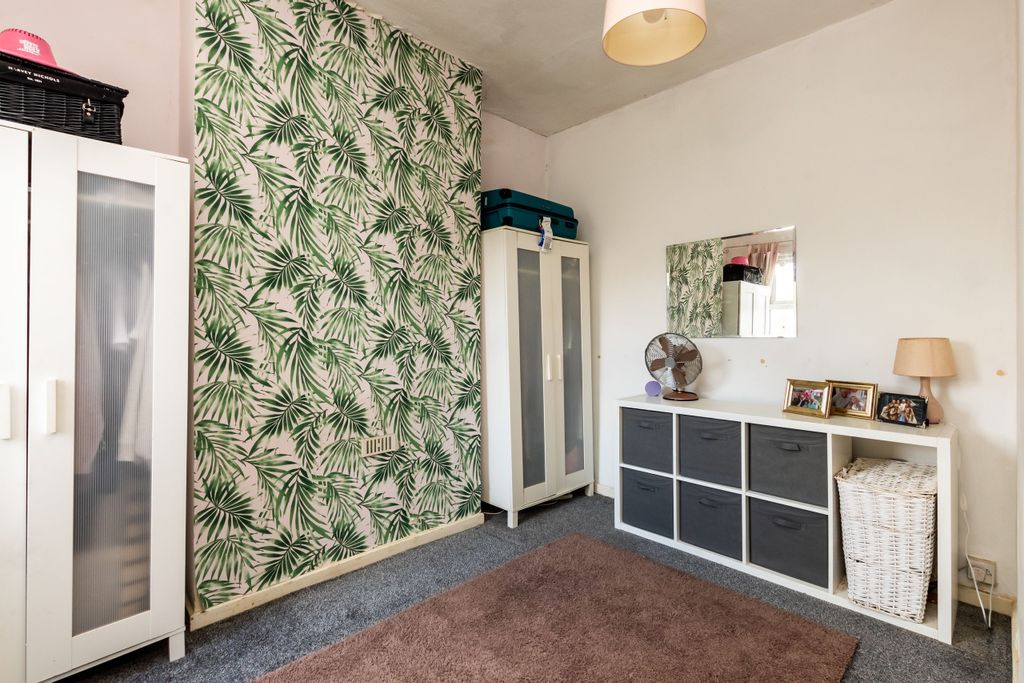 Property photo 2 of 6 Yaihr2Gk.Jpeg