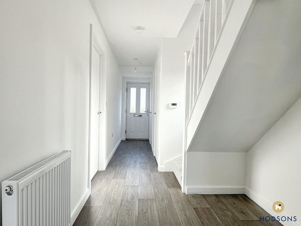 Property photo 2 of 15 Hallway