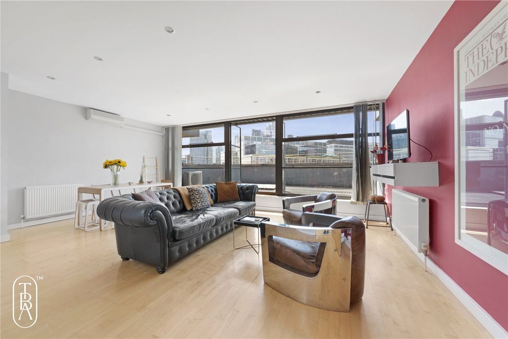 Property photo 2 of 32 Picture No. 02