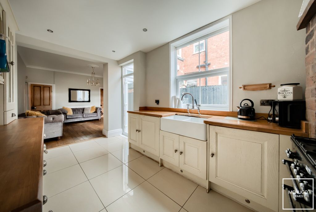 Property photo 3 of 16 Xt5A9259-Hdr(3)