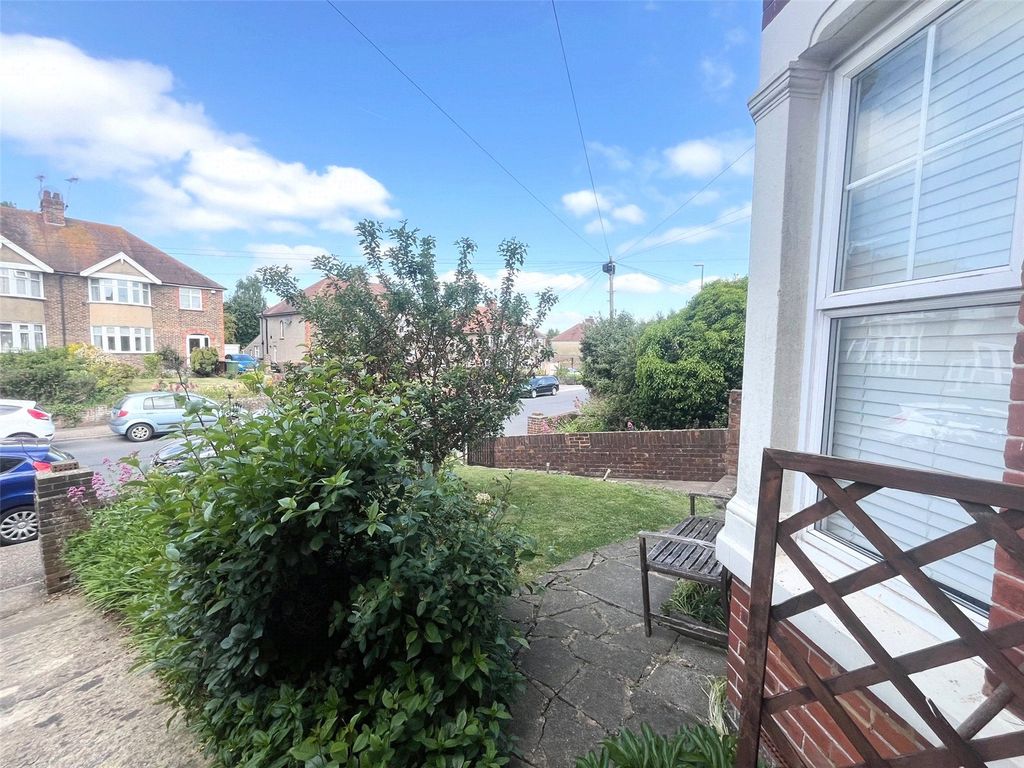 Property photo 2 of 7 Picture No. 10