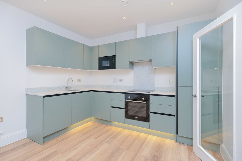 Property photo 2 of 20 Pbox-Img.Jpg