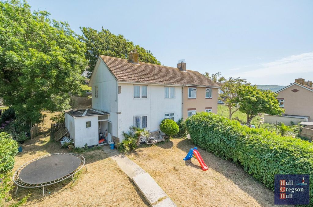 Property photo 1 of 21 542290Ca-513A-4577-90c9-4A55d7cd1d7B.Jpg