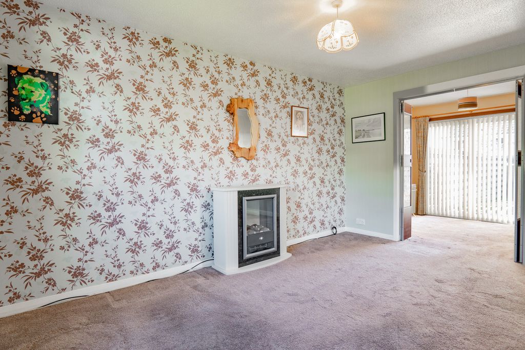 Property photo 3 of 34
