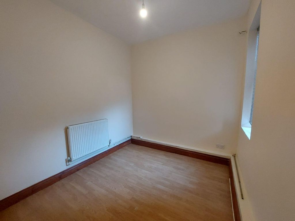Property photo 3 of 4 Bedroom