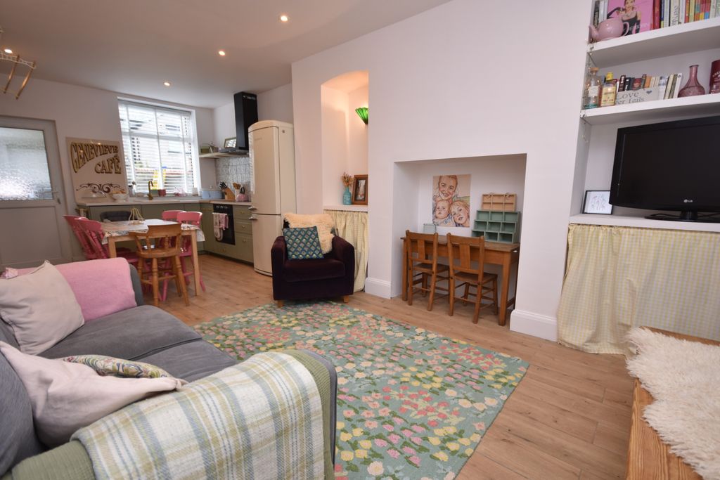 Property photo 2 of 16