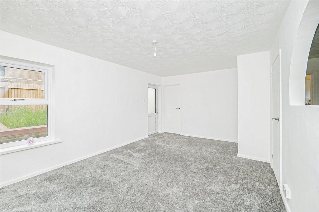 Property photo 2 of 13 Picture No. 11