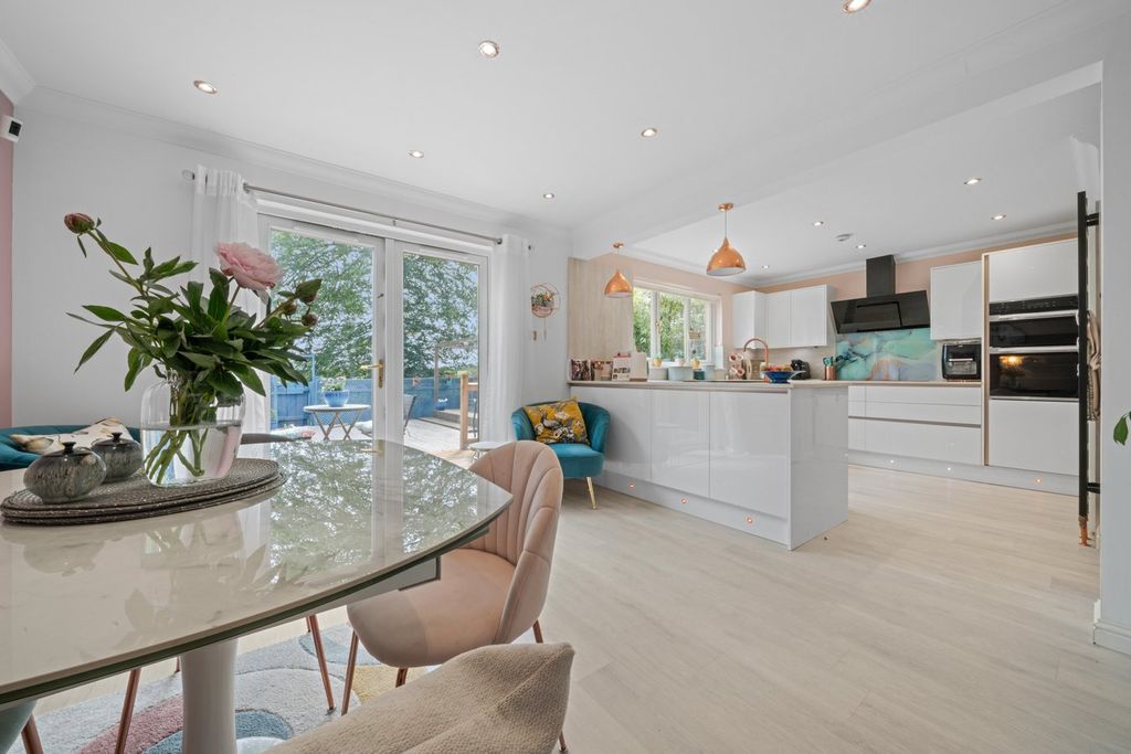 Property photo 2 of 36