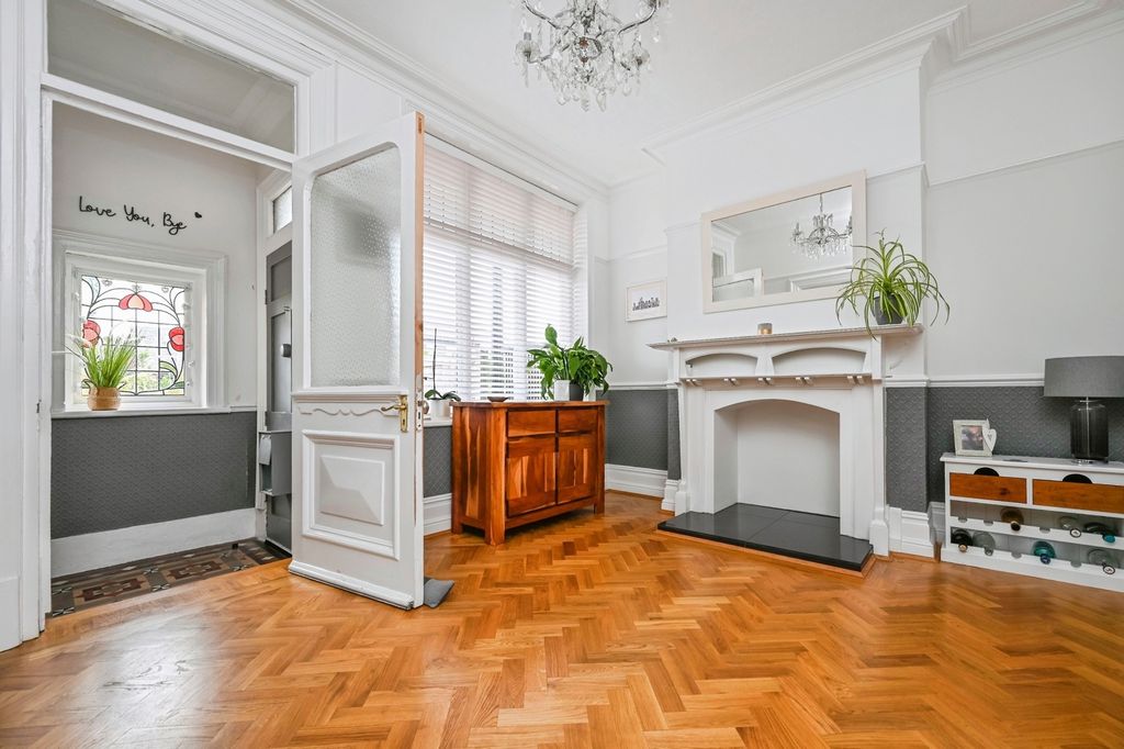 Property photo 3 of 21 Pbox-Img.Jpg