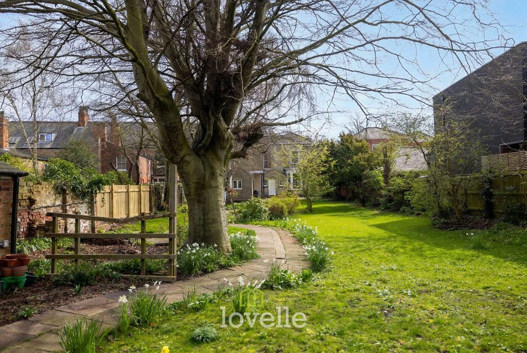 Additional image 50 of 7 bed detached house for saleAbbey Road, Grimsby DN32