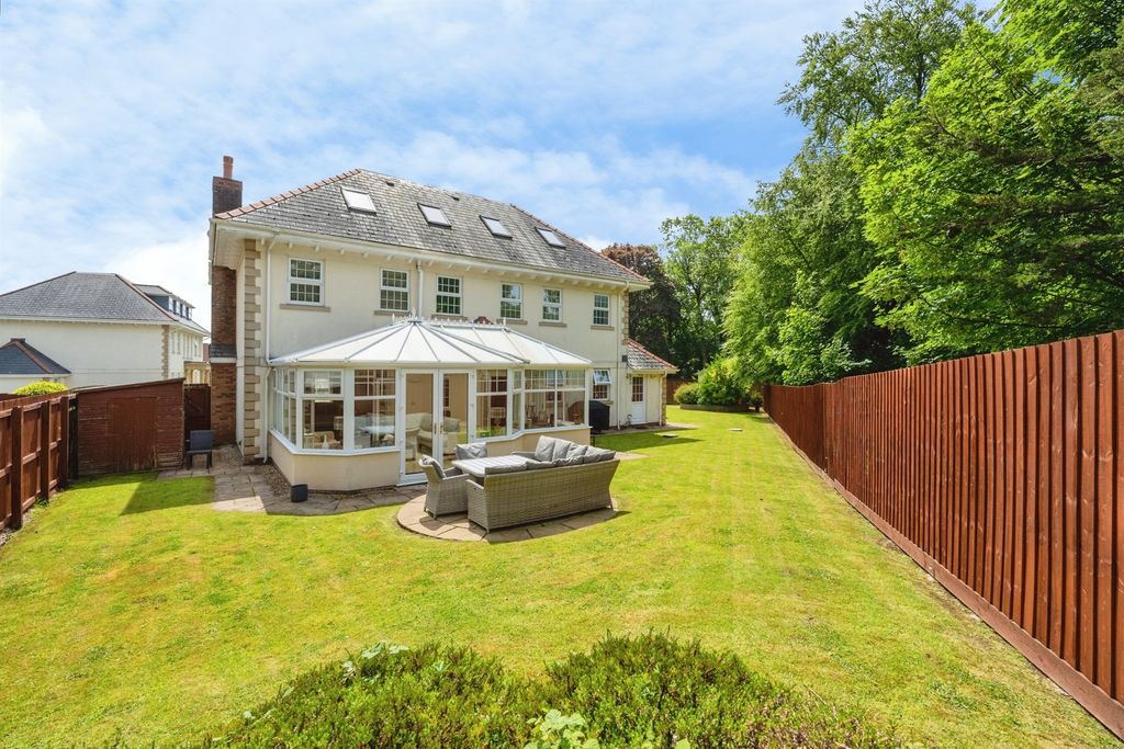 Additional image 4 of 5 bed detached house for saleCwrt Ty Gwyn, Llangennech, Llanelli SA14