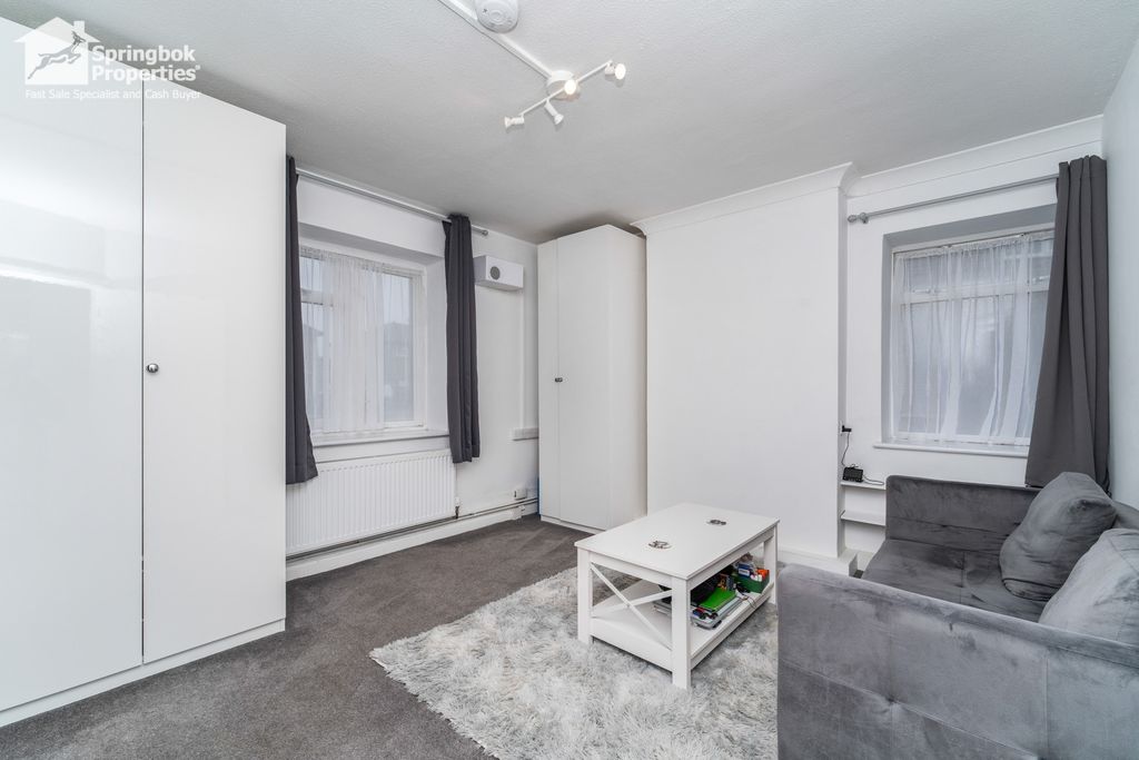 Property photo 2 of 11 Image 1