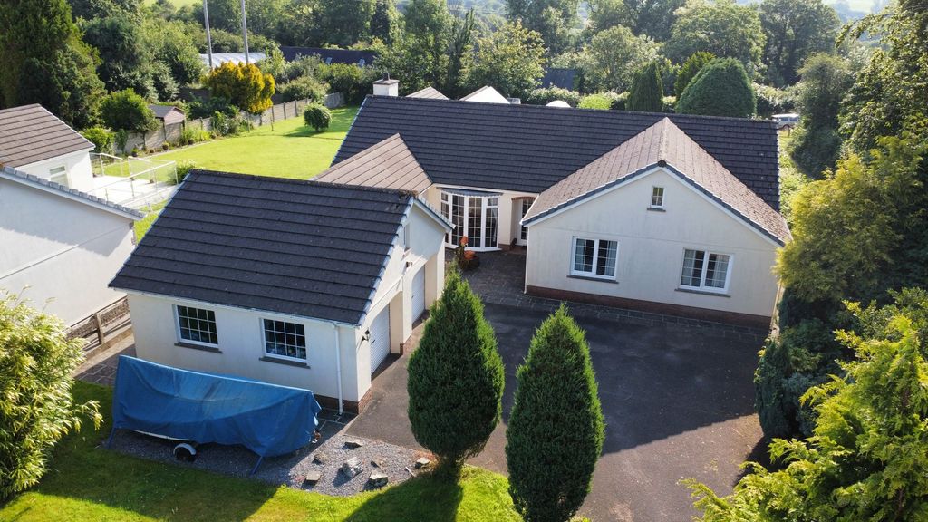 Property photo 1 of 72