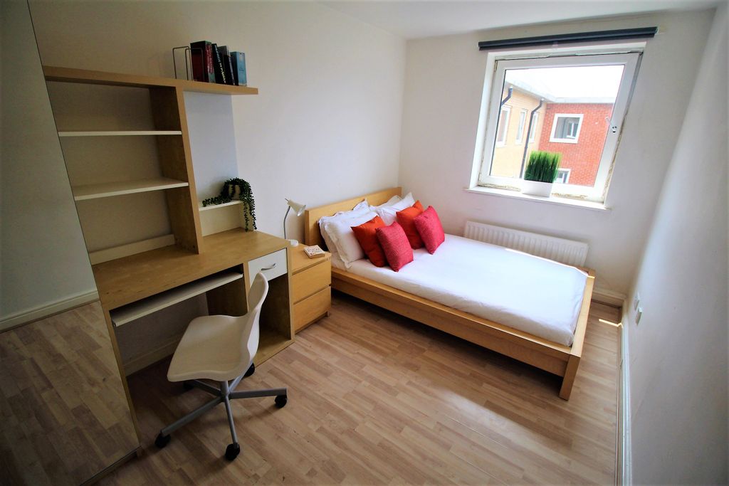 Property photo 3 of 6