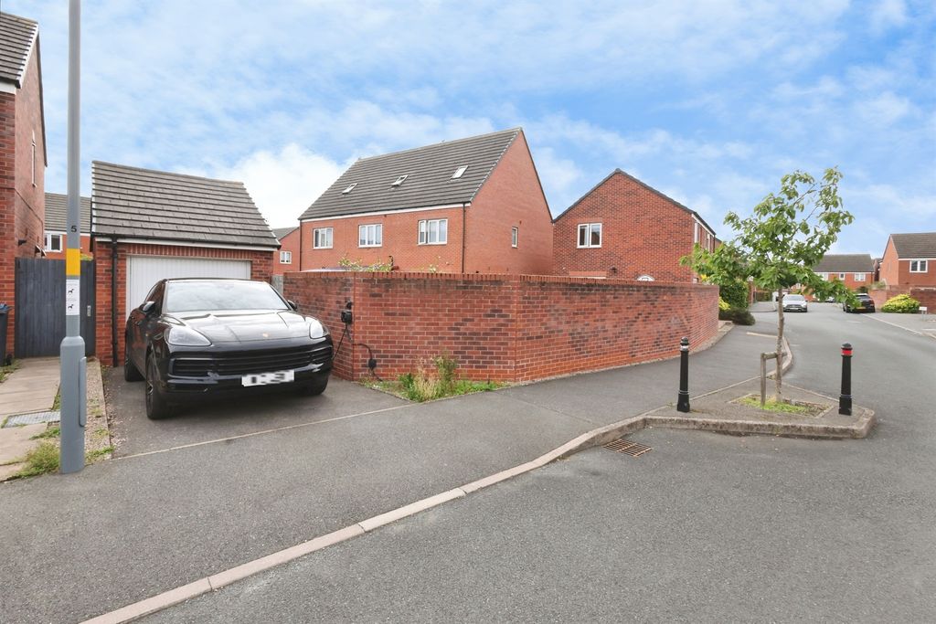 Property photo 2 of 18