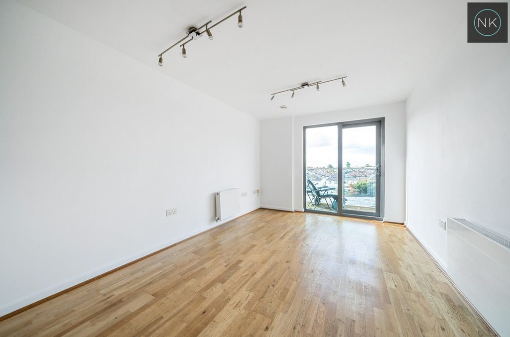 Property photo 3 of 17 5088873