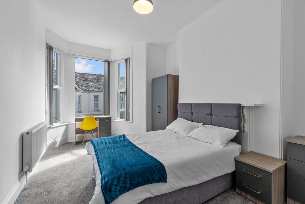 Property photo 1 of 7 0028