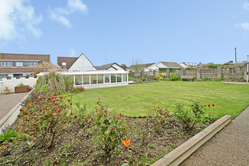 Property photo 3 of 19 Rear Gardens