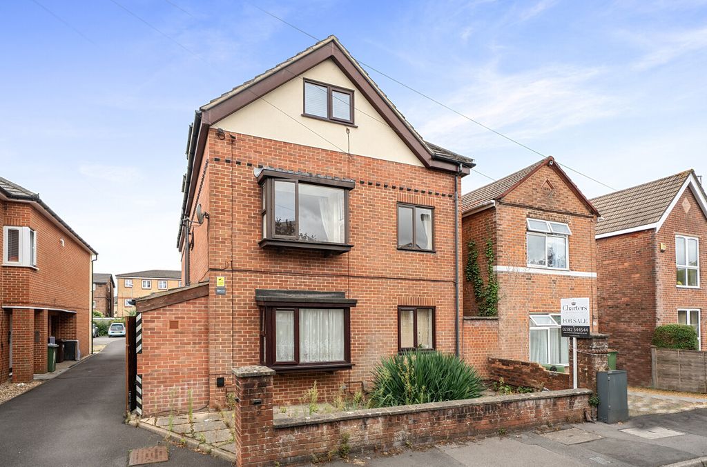 Property photo 1 of 16 1516088-4-6A9972E...