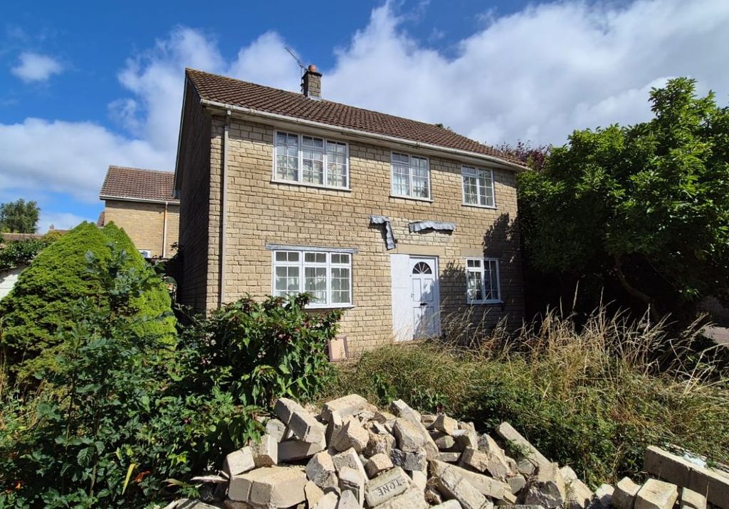 Property photo 1 of 11