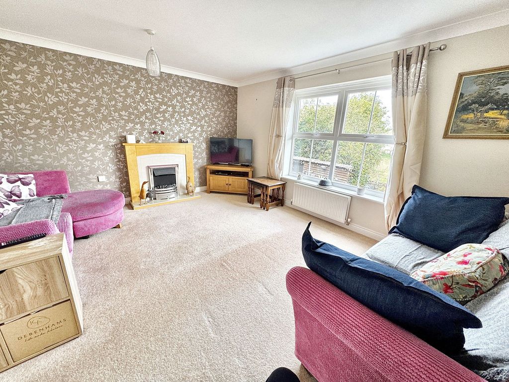 Property photo 2 of 20