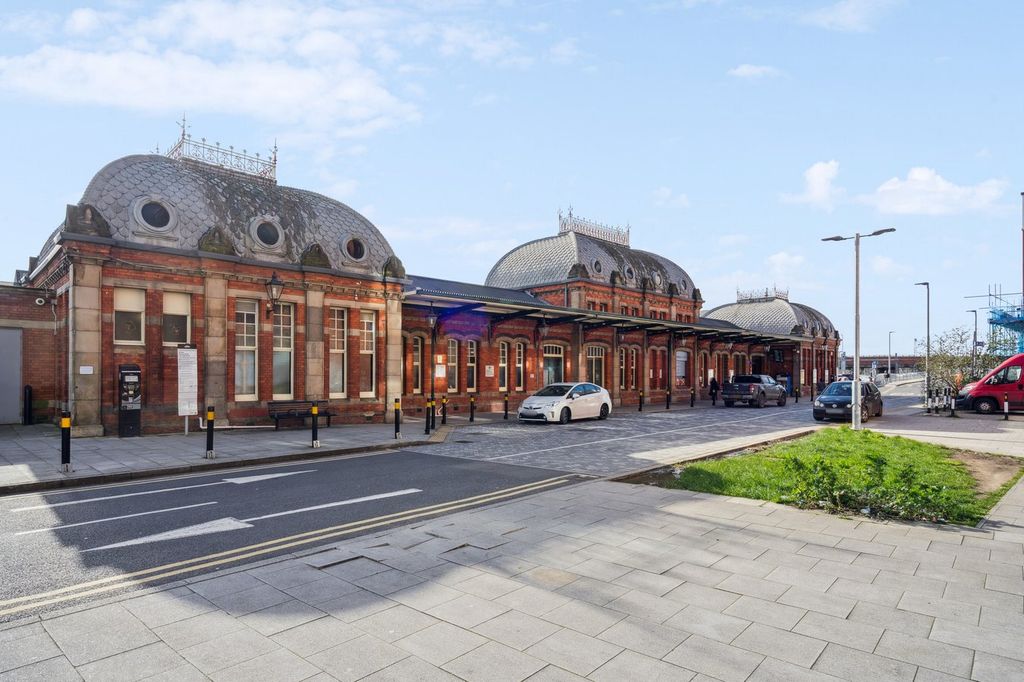 Property photo 3 of 13