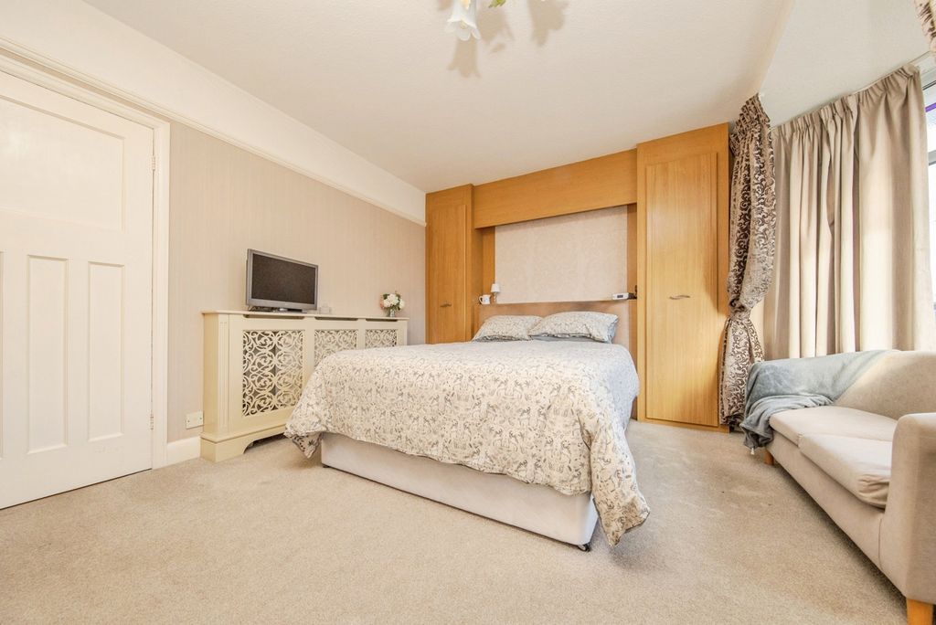 Property photo 3 of 18 Pbox-Img.Jpg
