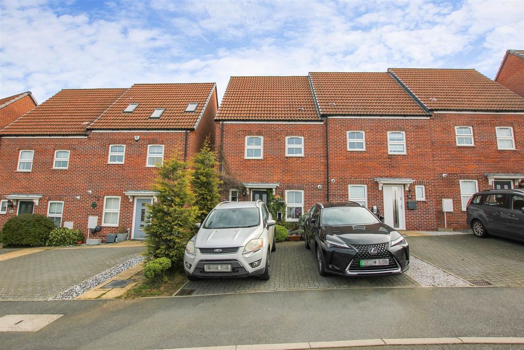 Property photo 1 of 14 Front