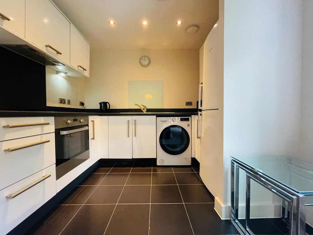 Property photo 2 of 8 Kitchen